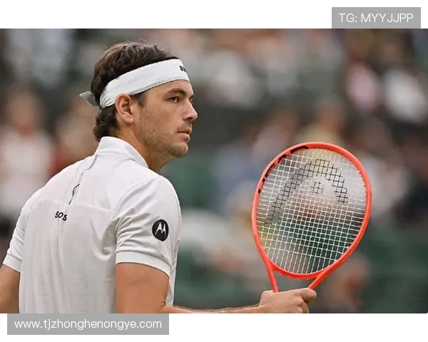 弗里茨直落两盘横扫阿利亚西姆，强势晋级斯图加特大师赛决赛(1)